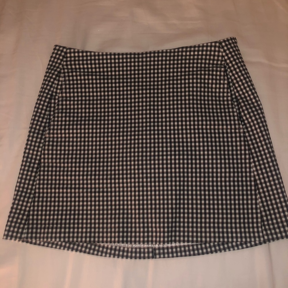 URBAN OUTFITTERS BLACK AND WHITE CHECKERED SKIRT!
